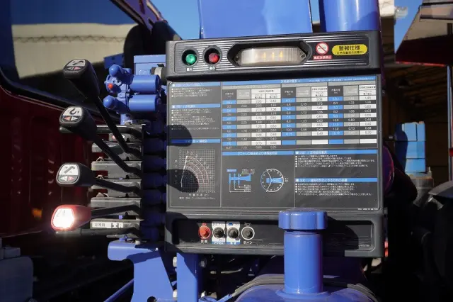 三菱 ファイター 2DG-FQ62F(6x4)の写真27