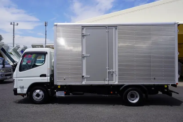 三菱 キャンター 2RG-FEA20(2WD)の写真3