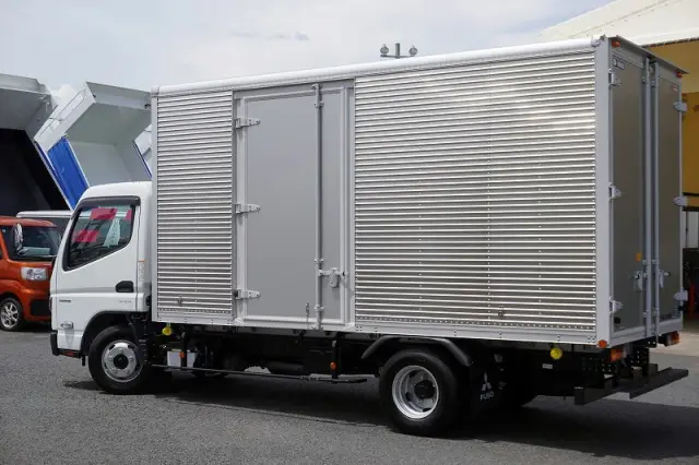 三菱 キャンター 2RG-FEA20(2WD)の写真7