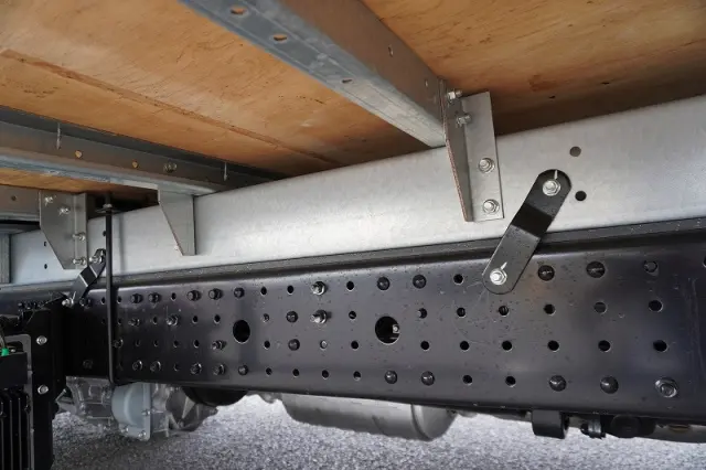 三菱 キャンター 2RG-FEA20(2WD)の写真12