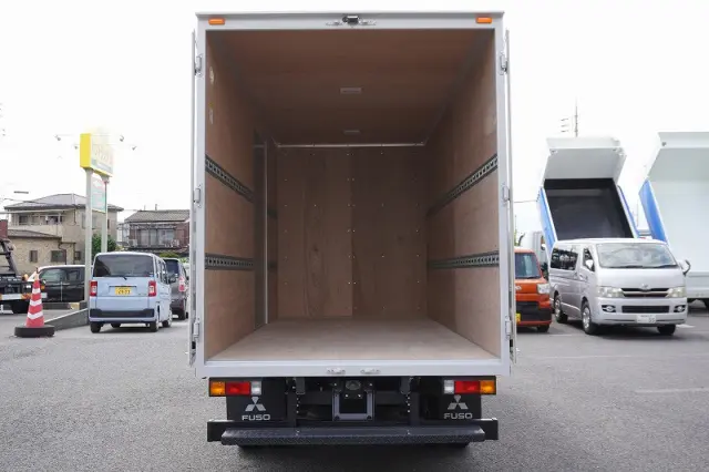 三菱 キャンター 2RG-FEA20(2WD)の写真18