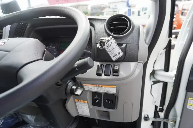 三菱 キャンター 2RG-FEA20(2WD)の写真32