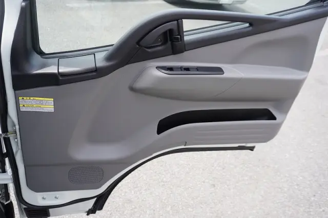 三菱 キャンター 2RG-FEA20(2WD)の写真33