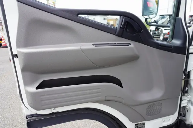 日産 アトラス TRG-FEB8W(2WD)の写真41