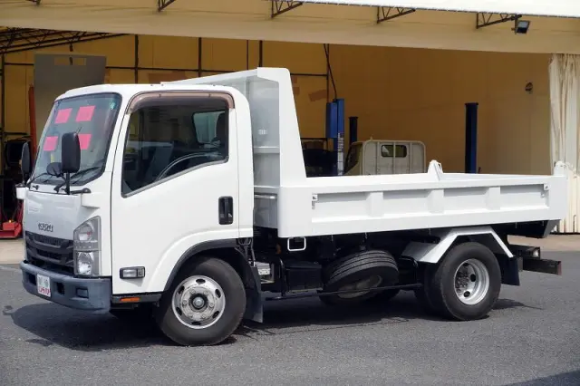 いすゞ エルフ TKG-NPR85YN(2WD)の写真1