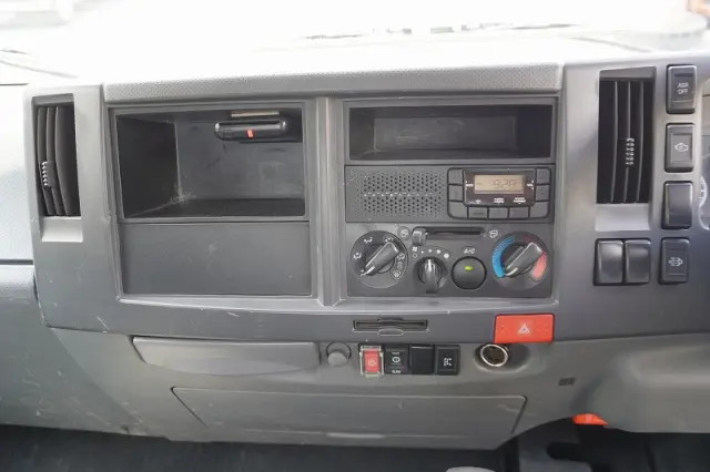 いすゞ エルフ TKG-NPR85YN(2WD)の写真32