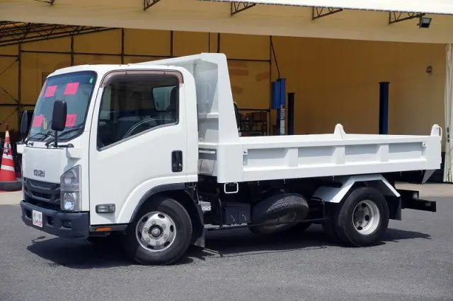 いすゞ エルフ TKG-NPR85YN(2WD)の写真1