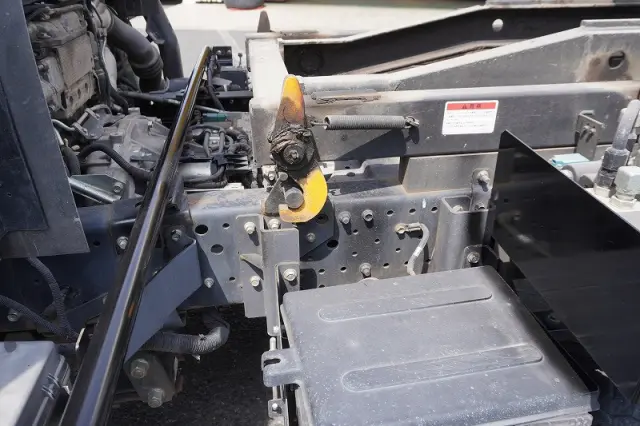 いすゞ エルフ TKG-NPR85YN(2WD)の写真13