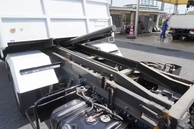 いすゞ エルフ TKG-NPR85YN(2WD)の写真19