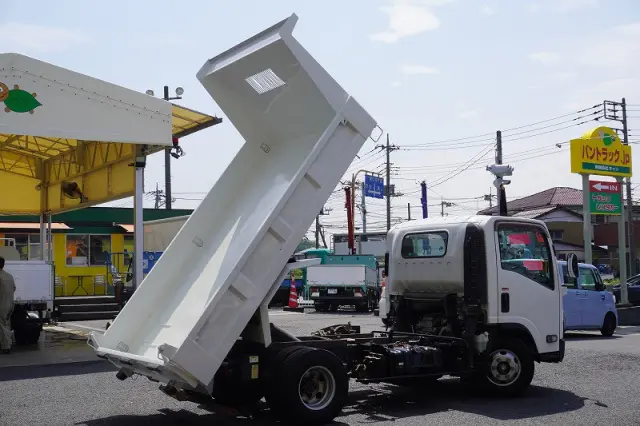 いすゞ エルフ TKG-NPR85YN(2WD)の写真26