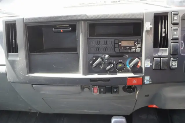 いすゞ エルフ TKG-NPR85YN(2WD)の写真31