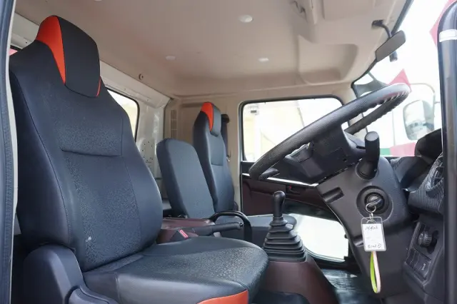 日野 レンジャー 2KG-FD2ABA(2WD)の写真40