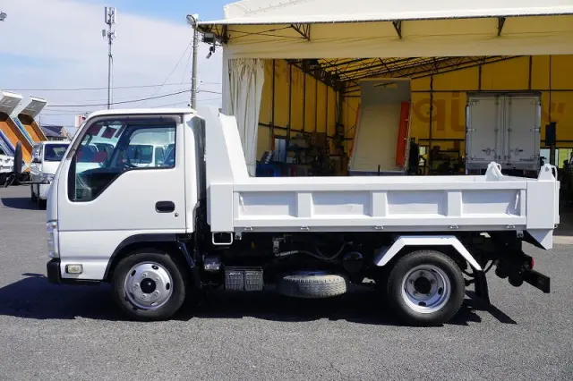 いすゞ エルフ TPG-NKR85AN(2WD)の写真3