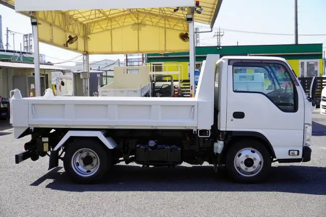 いすゞ エルフ TPG-NKR85AN(2WD)の写真5