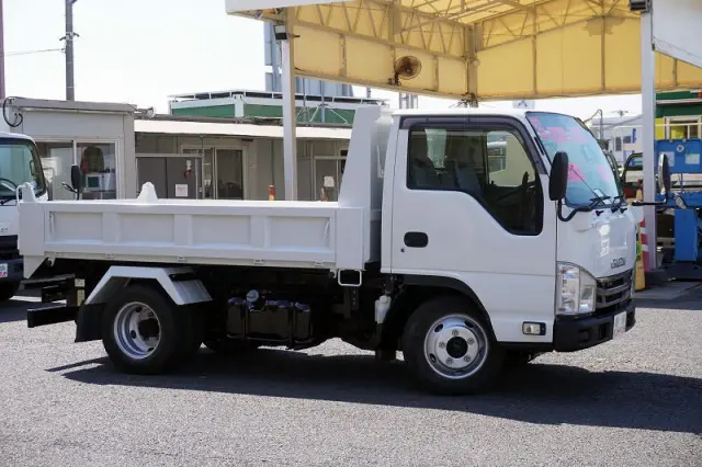 いすゞ エルフ TPG-NKR85AN(2WD)の写真6