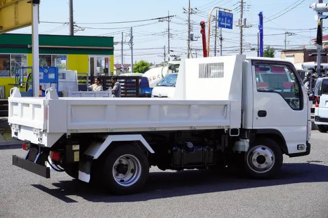 いすゞ エルフ TPG-NKR85AN(2WD)の写真8