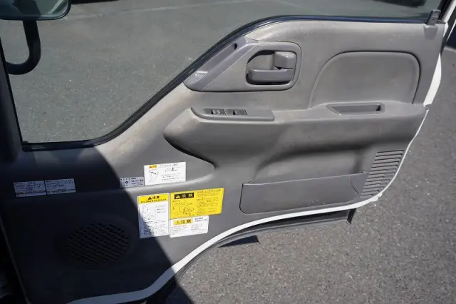 いすゞ エルフ TPG-NKR85AN(2WD)の写真35