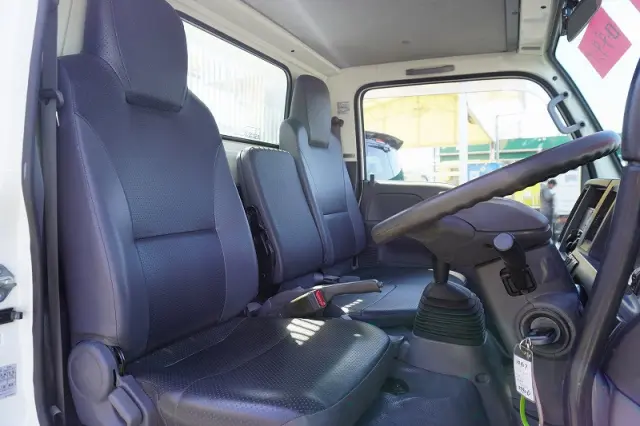 いすゞ エルフ TPG-NKR85AN(2WD)の写真36