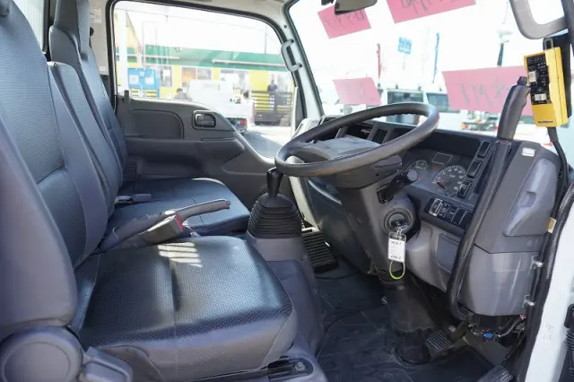 いすゞ エルフ TPG-NKR85AN(2WD)の写真37