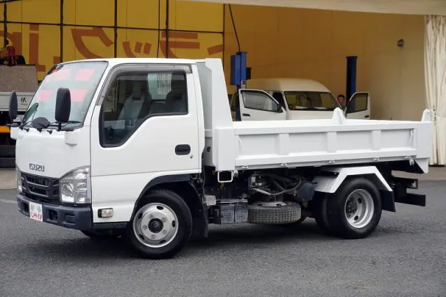 いすゞ エルフ TPG-NKR85AN(2WD)の写真1