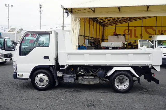 いすゞ エルフ TPG-NKR85AN(2WD)の写真3