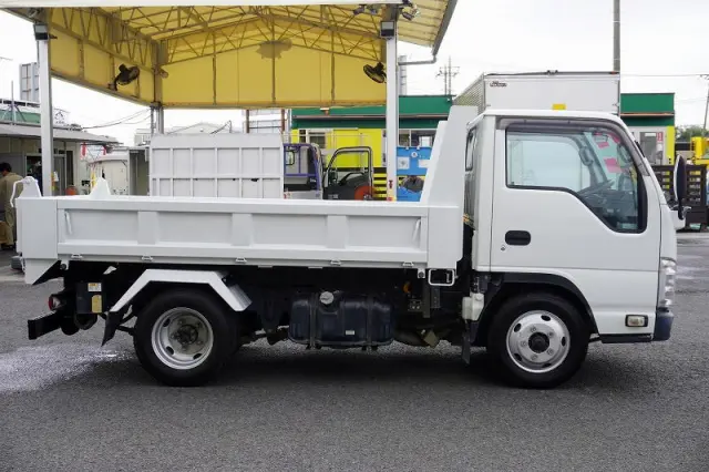 いすゞ エルフ TPG-NKR85AN(2WD)の写真5