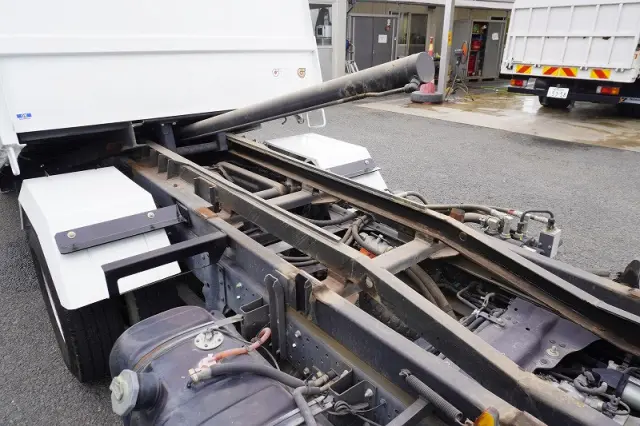 いすゞ エルフ TPG-NKR85AN(2WD)の写真20