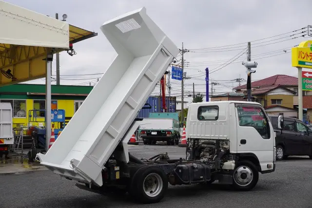 いすゞ エルフ TPG-NKR85AN(2WD)の写真27