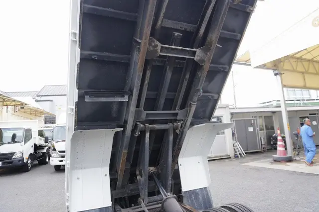 いすゞ エルフ TPG-NKR85AN(2WD)の写真29