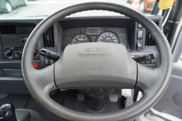 いすゞ エルフ TPG-NKR85AN(2WD)の写真30