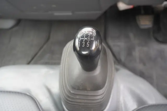 いすゞ エルフ TPG-NKR85AN(2WD)の写真31