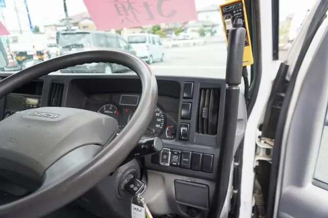 いすゞ エルフ TPG-NKR85AN(2WD)の写真34