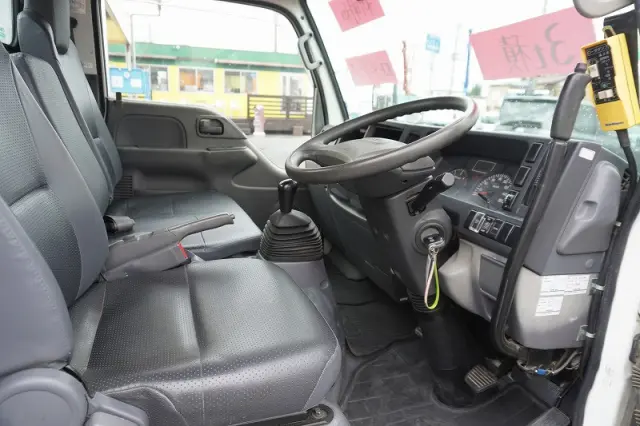 いすゞ エルフ TPG-NKR85AN(2WD)の写真37