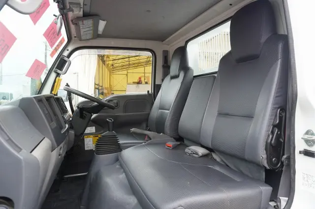いすゞ エルフ TPG-NKR85AN(2WD)の写真39