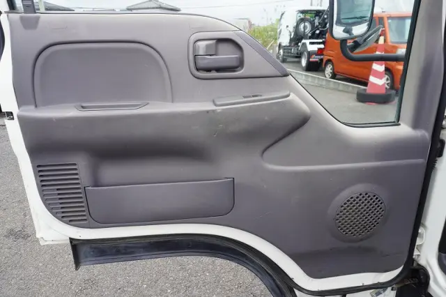いすゞ エルフ TPG-NKR85AN(2WD)の写真40