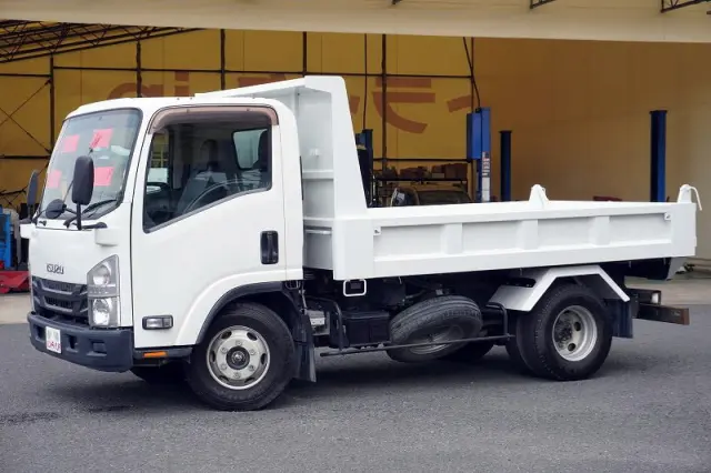 いすゞ エルフ TKG-NPR85YN(2WD)の写真1