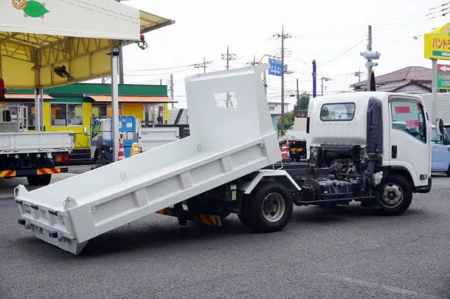 いすゞ エルフ TKG-NPR85YN(2WD)の写真9