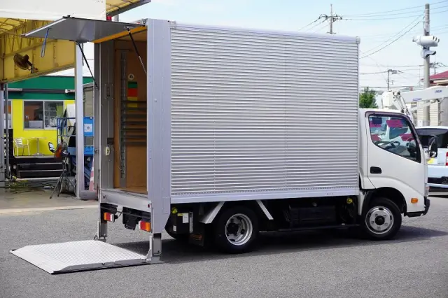 トヨタ ダイナ TKG-XZU605(2WD)の写真9