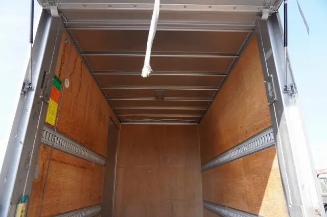 三菱 キャンター TKG-FEA50(2WD)の写真21