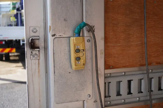 三菱 キャンター TKG-FEA50(2WD)の写真24