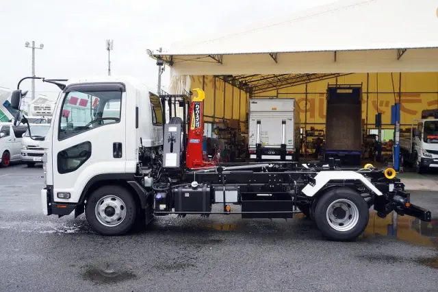 いすゞ フォワード 2RG-FRR90S2(2WD)の写真3