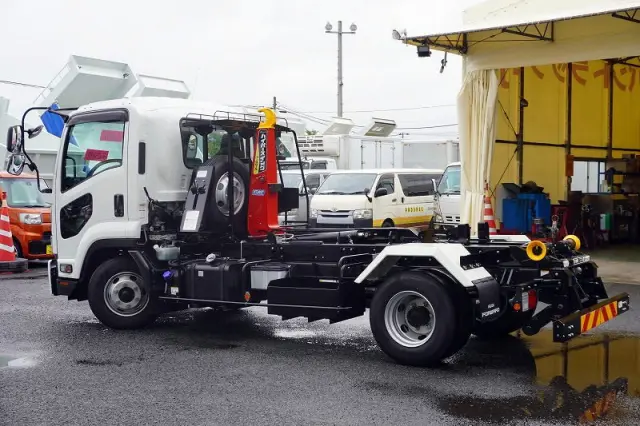 いすゞ フォワード 2RG-FRR90S2(2WD)の写真7