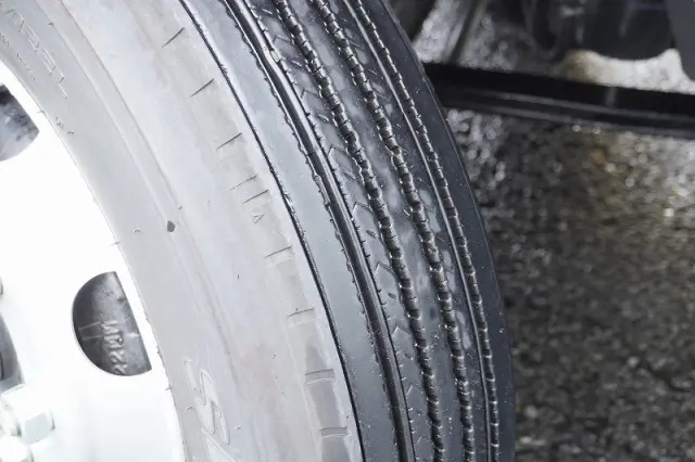 いすゞ フォワード 2RG-FRR90S2(2WD)の写真9