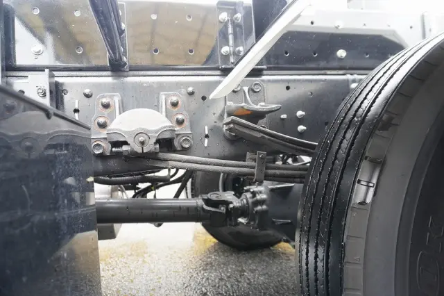 いすゞ フォワード 2RG-FRR90S2(2WD)の写真11