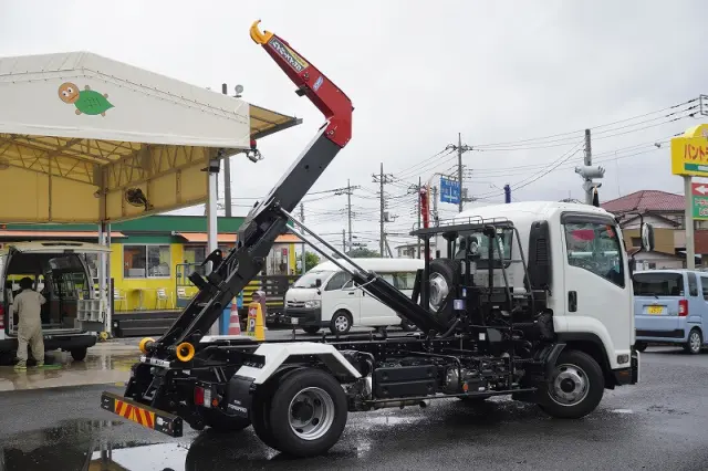 いすゞ フォワード 2RG-FRR90S2(2WD)の写真21