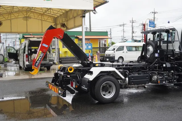 いすゞ フォワード 2RG-FRR90S2(2WD)の写真23