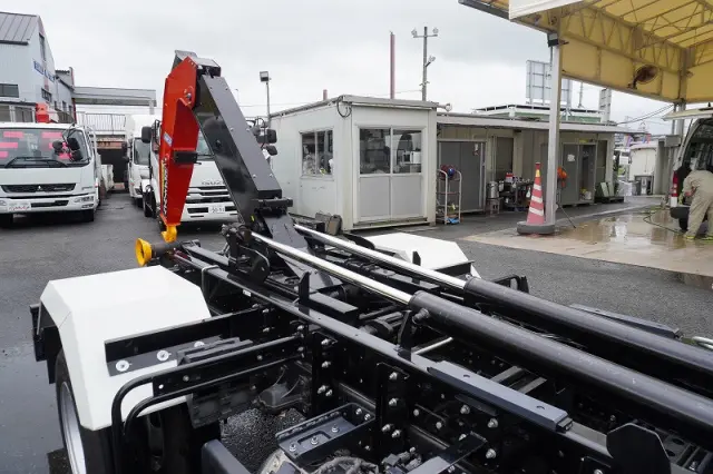 いすゞ フォワード 2RG-FRR90S2(2WD)の写真24