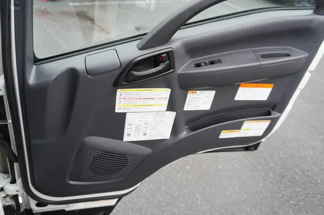 いすゞ フォワード 2RG-FRR90S2(2WD)の写真30