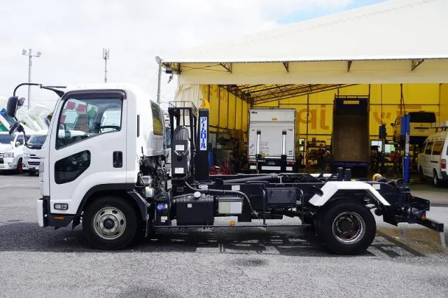 いすゞ フォワード 2RG-FRR90S1(2WD)の写真3