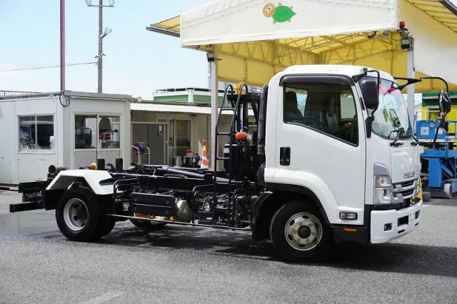 いすゞ フォワード 2RG-FRR90S1(2WD)の写真6